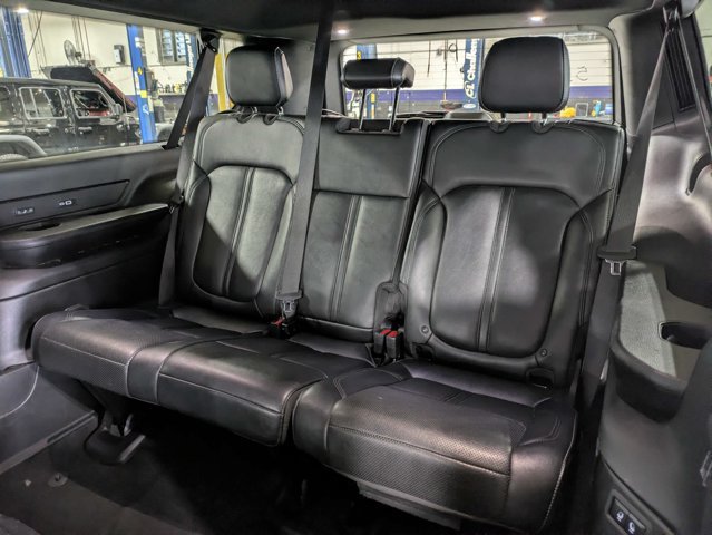 Certified 2024 Jeep Wagoneer L Series II w/ Flexible Seating Group AWD/4WD image 15