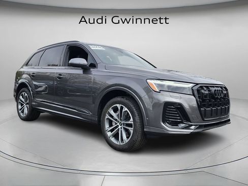 Certified 2025 Audi Q7 2.0T Premium w/ Convenience Plus Package image 8