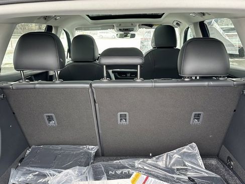 New 2026 Volkswagen Tiguan SE image 19