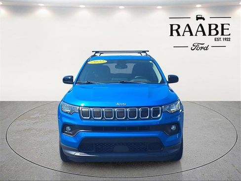 Used 2022 Jeep Compass Latitude image 2