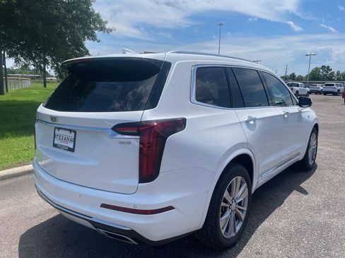 Used 2023 Cadillac XT6 Premium Luxury w/ Technology Package FWD image 8