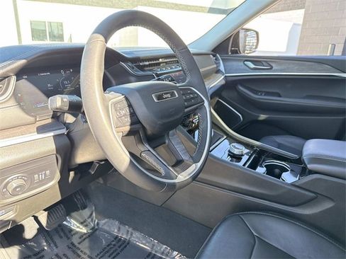 Used 2023 Jeep Grand Cherokee L Limited w/ Trailer Tow Group (B) image 32