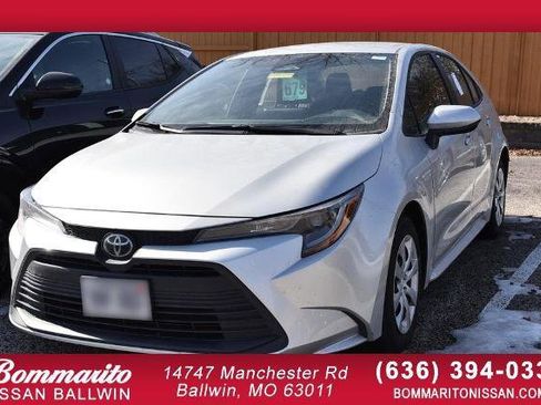 Used 2025 Toyota Corolla LE image 1