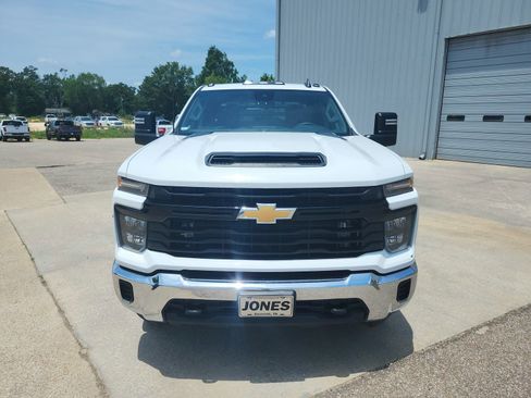 Used 2024 Chevrolet Silverado 3500 W/T w/ WT Convenience Package AWD/4WD image 2