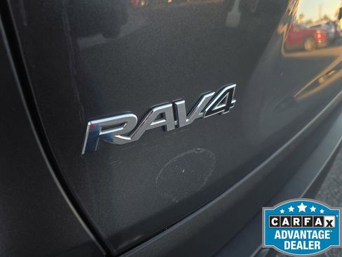 Used 2021 Toyota RAV4 XLE Premium image 78