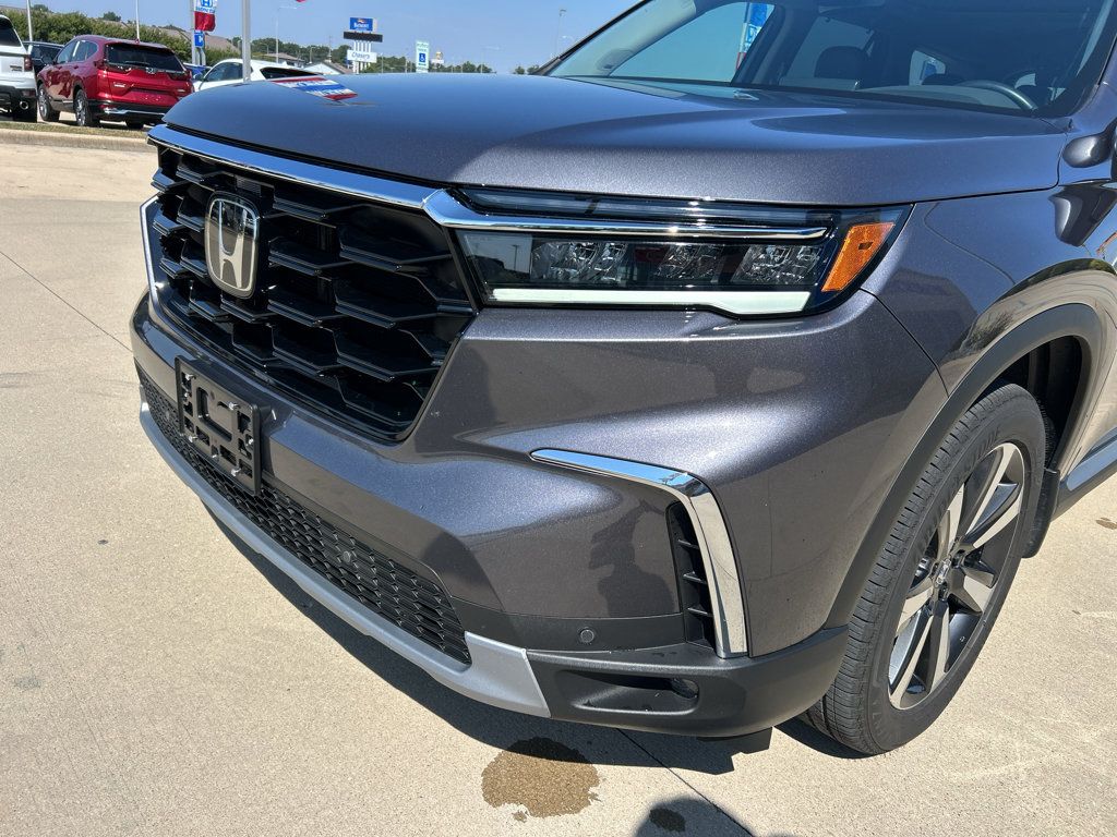 Used 2025 Honda Pilot Touring image 9