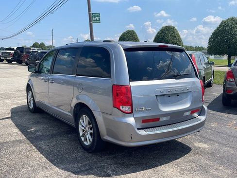 Used 2020 Dodge Grand Caravan SXT image 3