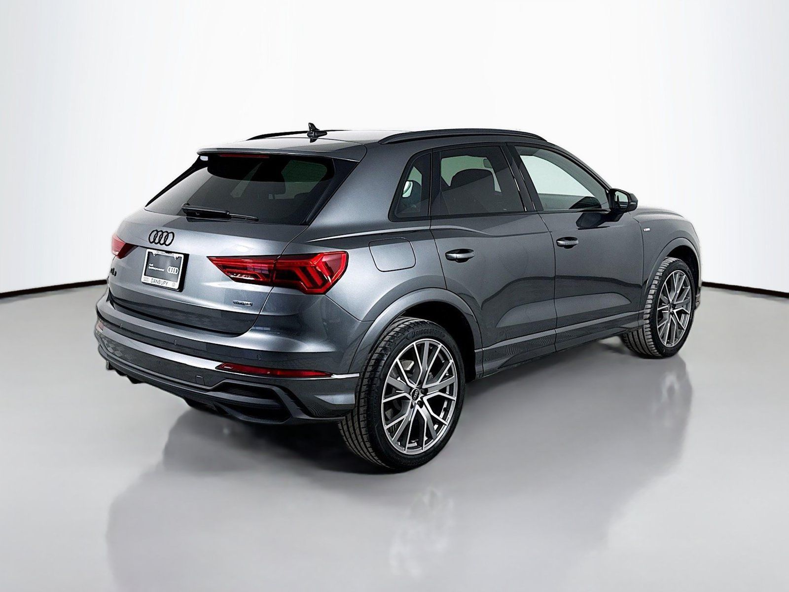 Used 2025 Audi Q3 2.0T Premium Plus w/ Premium Plus Package AWD/4WD image 9