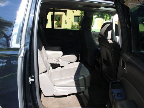 Used 2016 GMC Yukon XL Denali w/ Open Road Package AWD/4WD image 18