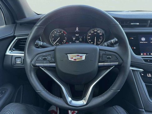 Used 2024 Cadillac XT6 Luxury w/ LPO, Floor Liner Package image 31