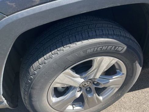 Used 2022 Toyota RAV4 LE image 13