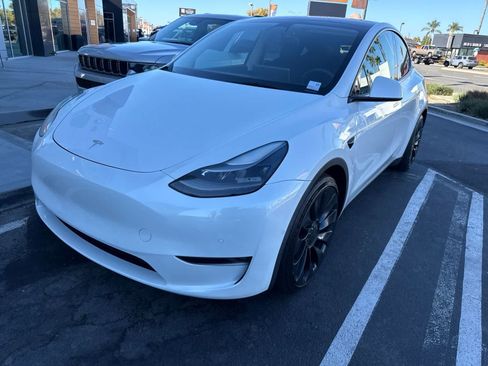 Used 2022 Tesla Model Y Performance AWD/4WD image 1