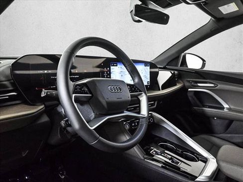 Certified 2025 Audi Q5 Premium w/ Convenience Package AWD/4WD image 10