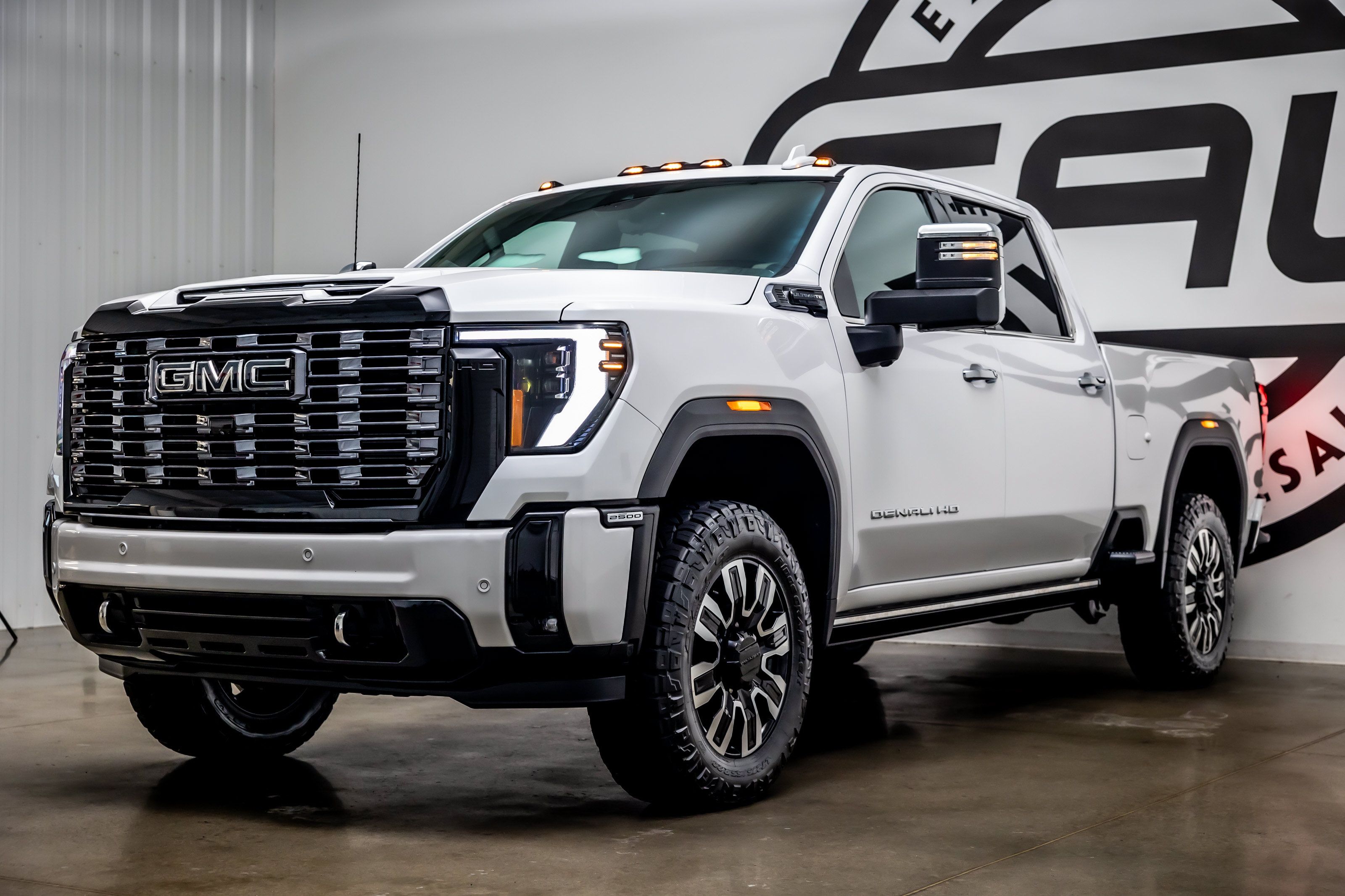 Used 2025 GMC Sierra 2500 Denali Ultimate AWD/4WD image 32