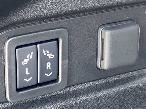 Certified 2026 Cadillac Lyriq Premium Sport AWD/4WD image 8