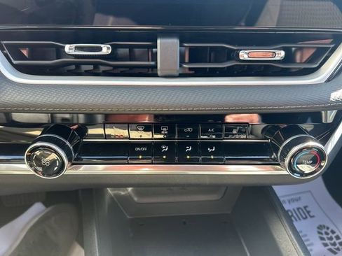 Used 2025 Chevrolet Equinox LT image 27