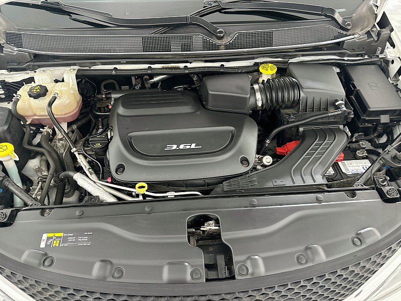 Used 2019 Chrysler Pacifica Touring-L Plus w/ Advanced Safetytec Group FWD image 33