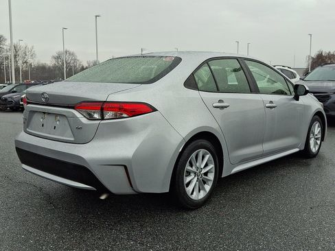 Used 2022 Toyota Corolla LE image 4