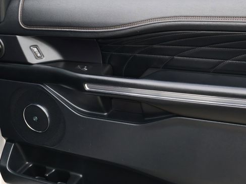 Used 2019 Ford Expedition Max Platinum image 19