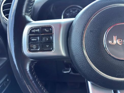 Used 2016 Jeep Wrangler Unlimited Rubicon AWD/4WD image 18