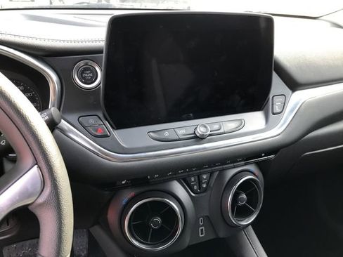 Certified 2025 Chevrolet Blazer LT image 5