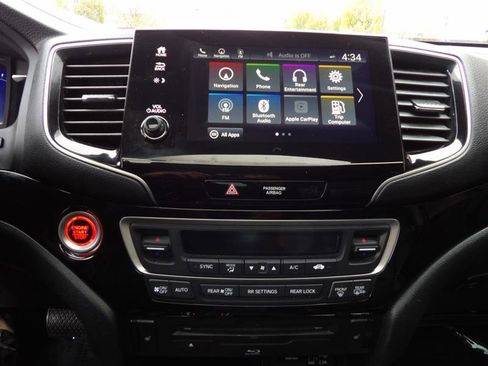 Used 2022 Honda Pilot Touring image 23