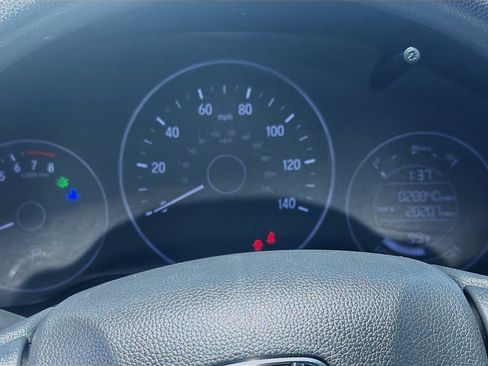 Used 2021 Honda HR-V LX image 9