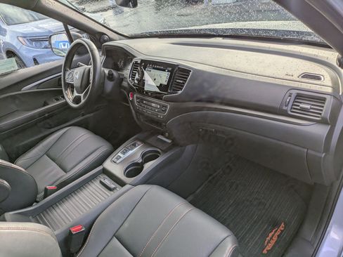 Certified 2023 Honda Passport TrailSport image 36