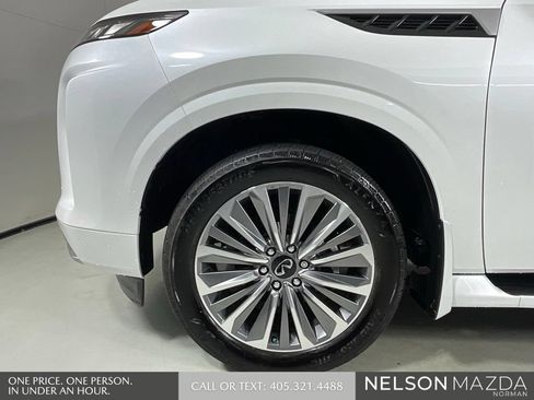Used 2025 INFINITI QX80 Luxe w/ Exterior Package AWD/4WD image 10