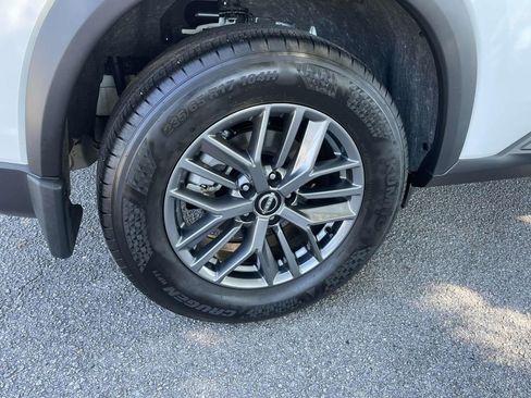 Used 2025 Nissan Rogue S image 7