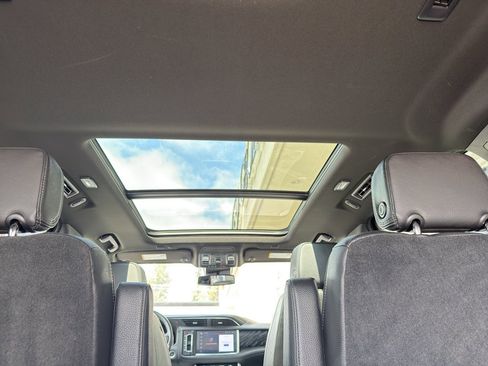 Used 2023 GMC Yukon Denali w/ LPO, Floor Liner Package AWD/4WD image 11