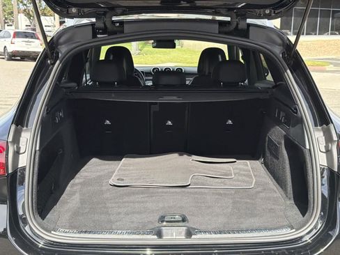 Used 2024 Mercedes-Benz GLC 300 image 29