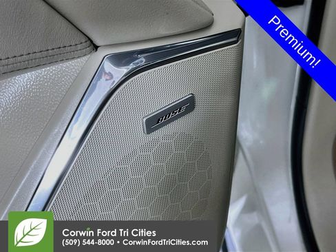 Used 2015 Cadillac Escalade ESV Premium AWD/4WD image 13