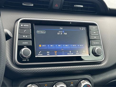 New 2025 Nissan Kicks Play S image 15