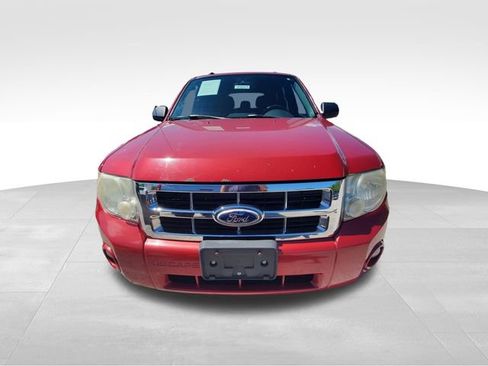 Used 2010 Ford Escape XLT FWD image 2