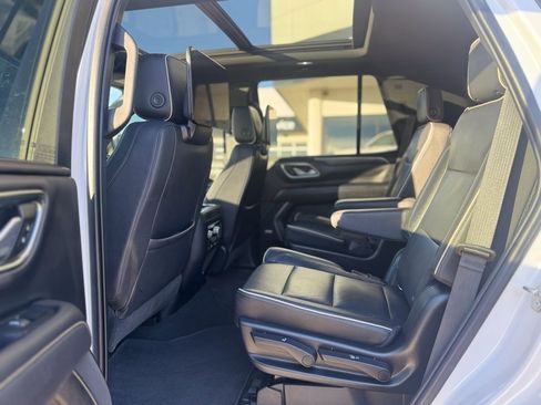 Used 2021 GMC Yukon SLT w/ SLT Premium Package image 10