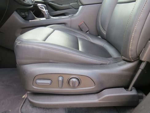 Certified 2023 Chevrolet Traverse LT AWD/4WD image 16