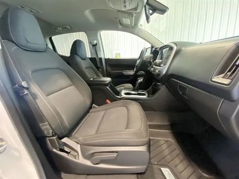 Used 2022 Chevrolet Colorado LT w/ LT Convenience Package image 24