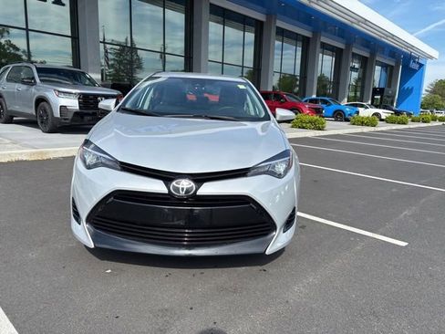 Used 2017 Toyota Corolla LE w/ Carpet Mat Package (TMS) FWD image 3