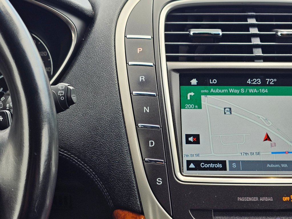 Used 2017 Lincoln MKX Select w/ Select Plus Package AWD/4WD image 11