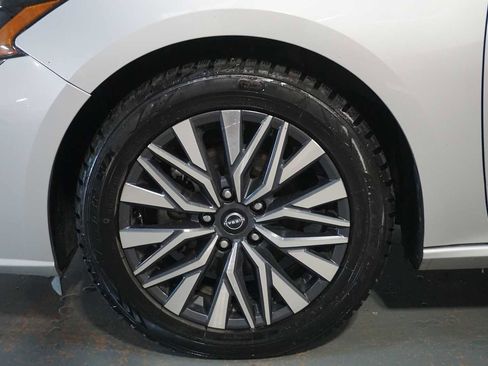 Used 2023 Nissan Altima 2.5 SV image 9