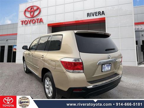 Used 2013 Toyota Highlander Plus image 7