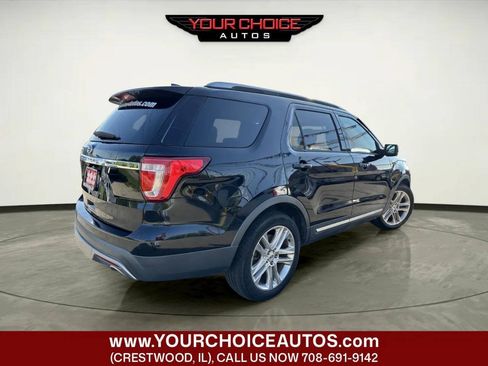 Used 2017 Ford Explorer XLT w/ Equipment Group 202A FWD image 5
