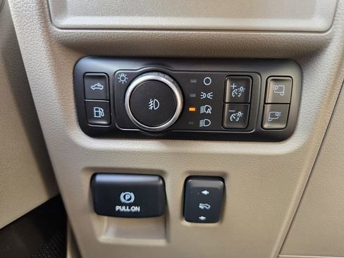 Certified 2025 Ford F150 Platinum w/ Equipment Group 703A Plus image 24