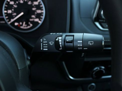 Used 2023 Nissan Rogue S image 17