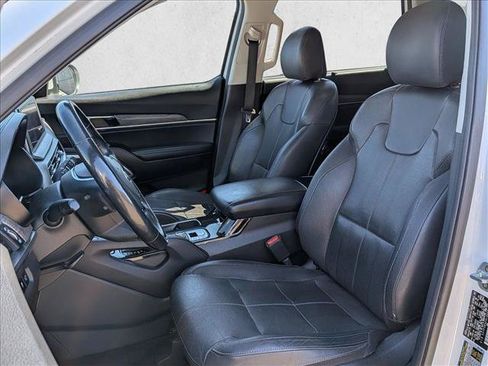 Used 2020 Kia Telluride EX w/ EX Premium Package AWD/4WD image 17