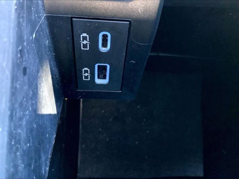 Used 2021 Toyota Sienna LE image 35