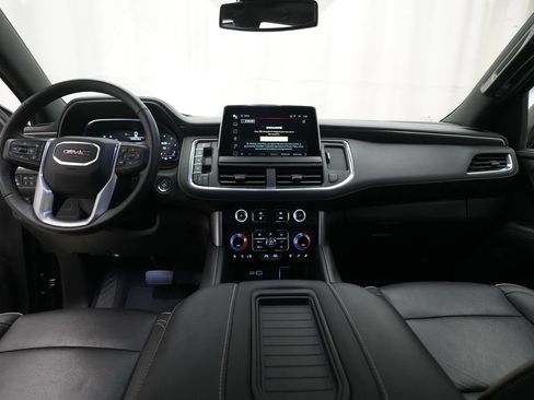 Used 2024 GMC Yukon SLT w/ SLT Luxury Package AWD/4WD image 5