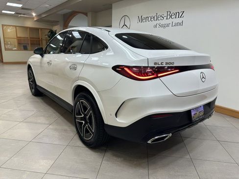 Certified 2025 Mercedes-Benz GLC 300 4MATIC image 3