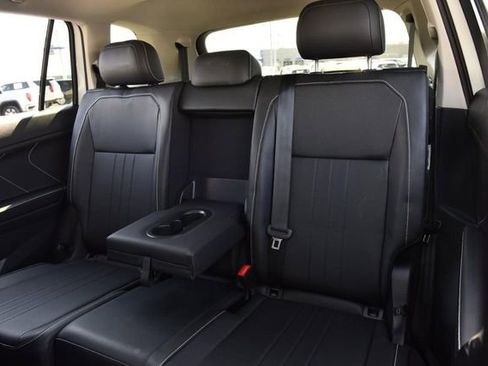 Used 2023 Volkswagen Tiguan SE w/ Panoramic Sunroof Package image 21